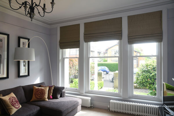 large victorian sash windows in a townhouse lounge